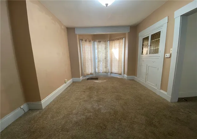 Photo 3 of Single family home for sale at 528 W Ash St, Piqua, OH 45356 | MLS# 968096 | Listing updated on 2026-09-13