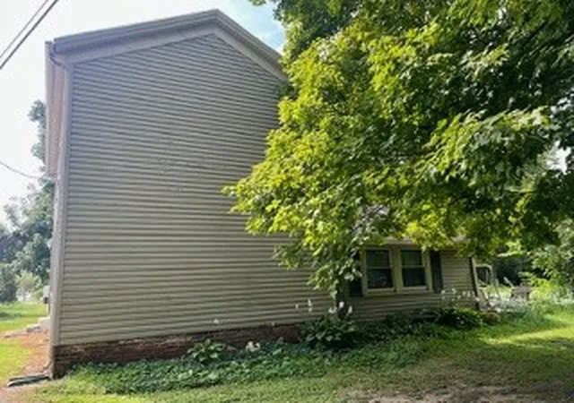 Photo 2 of Single family home for sale at 4427 Elk Crk Rd, Middletown, OH 45042 | MLS# 968100 | Listing updated on 2026-09-04
