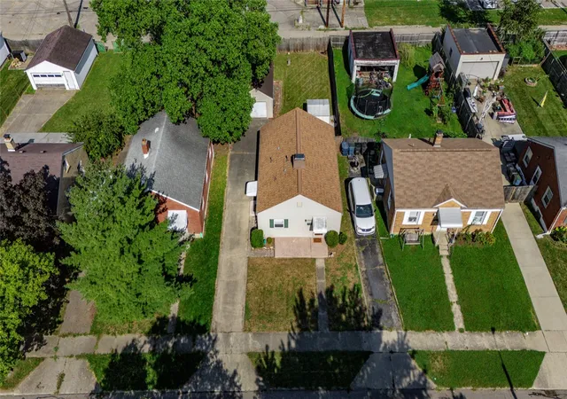 Photo 2 of Single family home for sale at 4033 Fulton Ave, Moraine, OH 45439 | MLS# 968111 | Listing updated on 2026-09-30