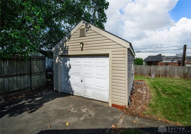 Photo 3 of Single family home for sale at 4033 Fulton Ave, Moraine, OH 45439 | MLS# 968111 | Listing updated on 2026-09-30