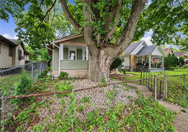 Photo 3 of Single family home for sale at 832 Clarkson Ave, Dayton, OH 45402 | MLS# 968079 | Listing updated on 2026-10-02