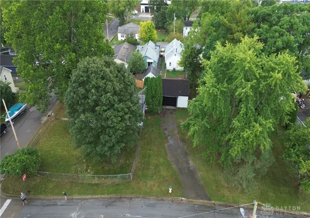 Photo 2 of Single family home for sale at 1015 Hillcrest Ave, Springfield, OH 45504 | MLS# 968105 | Listing updated on 2026-09-03