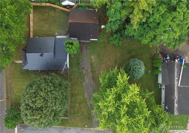 Photo 3 of Single family home for sale at 1015 Hillcrest Ave, Springfield, OH 45504 | MLS# 968105 | Listing updated on 2026-09-03