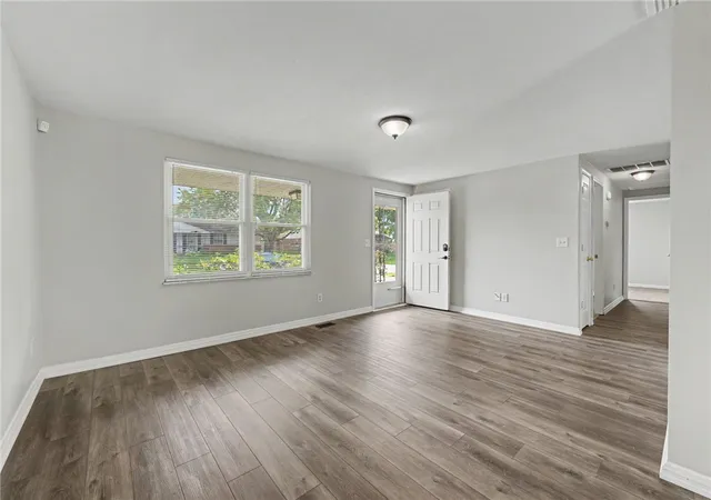 Photo 4 of Single family home for sale at 5753 Pennywell Dr, Dayton, OH 45424 | MLS# 967832 | Listing updated on 2026-09-03