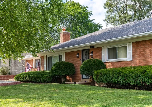 Photo 4 of Single family home for sale at 3313 Lakeview Ave, Dayton, OH 45417 | MLS# 968126 | Listing updated on 2026-09-10