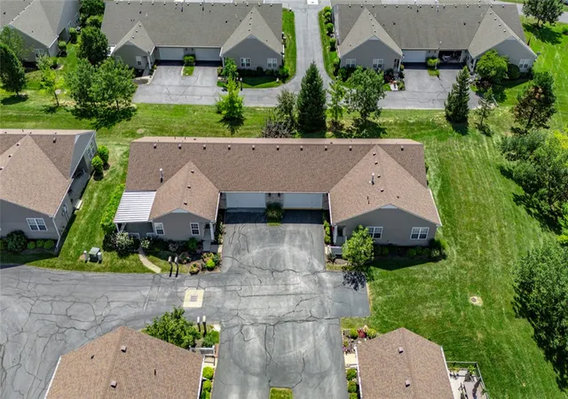 Photo 2 of Condo for sale at 1922 Falling Leaf Ln, Miamisburg, OH 45342 | MLS# 968123 | Listing updated on 2026-09-03
