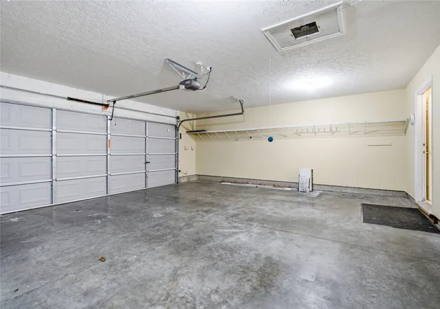 Listing Photo 2 - Condo for sale in building located at 1922 Falling Leaf Ln, Miamisburg, OH 45342 - Unit #
