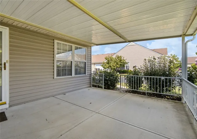 Listing Photo 5 - Condo for sale in building located at 1922 Falling Leaf Ln, Miamisburg, OH 45342