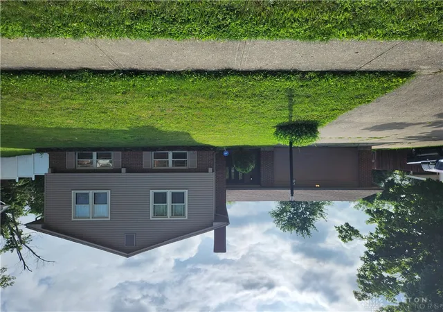 Single family home for sale at 5512 Olive Tree Dr, Dayton, OH 45426 | MLS# 968113