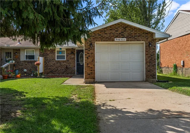 Photo 1 of Single family home for sale at 27 Highridge Ct, Franklin, OH 45005 | MLS# 968107 | Listing updated on 2026-09-04
