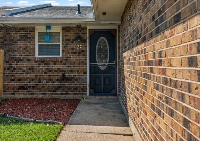 Photo 2 of Single family home for sale at 27 Highridge Ct, Franklin, OH 45005 | MLS# 968107 | Listing updated on 2026-09-04