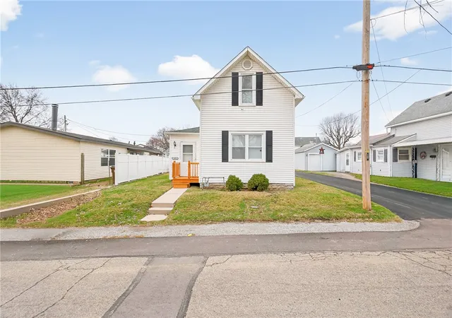 Photo 3 of Single family home for sale at 359 Ridge St, Piqua, OH 45356 | MLS# 968160 | Listing updated on 2026-10-06
