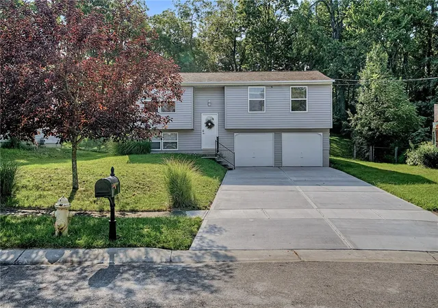 Photo 1 of Sale Pending at 2933 Greenbrook Ln, Cincinnati, OH 45251 | MLS# 968102 | Listing updated on 2026-10-02