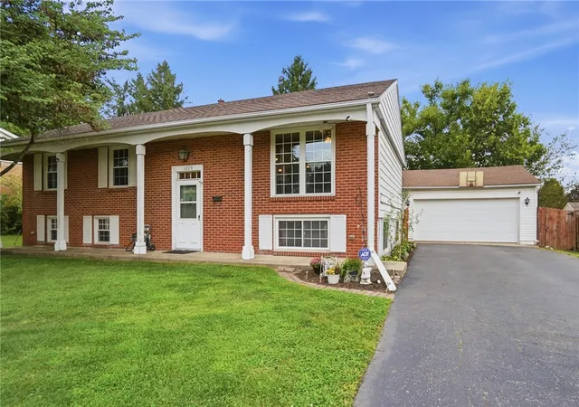 Photo 2 of Single family home for sale at 1039 E National Rd, Vandalia, OH 45377 | MLS# 967851 | Listing updated on 2026-09-11