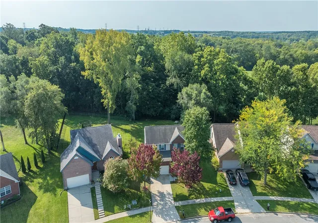 Photo 3 of Single family home for sale at 1694 Wimbledon Dr, Fairborn, OH 45324 | MLS# 967472 | Listing updated on 2026-09-28