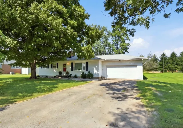 Photo 2 of Single family home for sale at 1683 Hillcrest Ave, Wilmington, OH 45177 | MLS# 968156 | Listing updated on 2026-09-06
