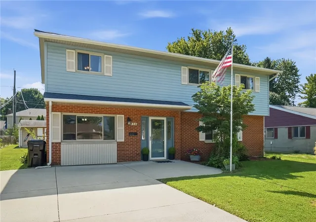 Photo 1 of Single family home for sale at 976 Kathryn Dr, Wilmington, OH 45177 | MLS# 967662 | Listing updated on 2026-09-13