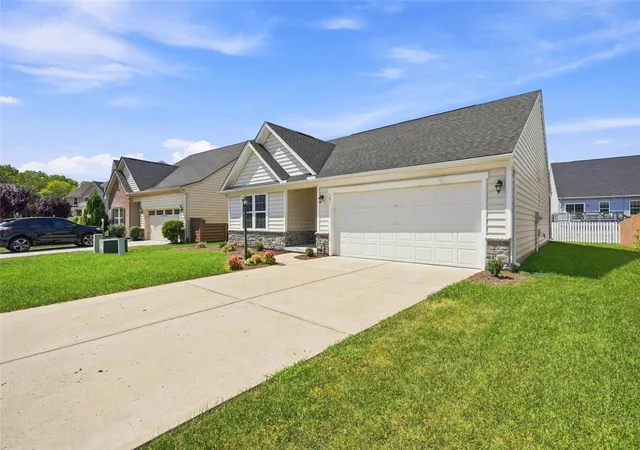 Photo 3 of Sale Pending at 161 Rivulet Dr, Fairborn, OH 45324 | MLS# 968216 | Listing updated on 2026-10-04
