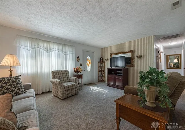 Photo 2 of Single family home for sale at 837 Colorado Dr, Xenia, OH 45385 | MLS# 968143 | Listing updated on 2026-09-10