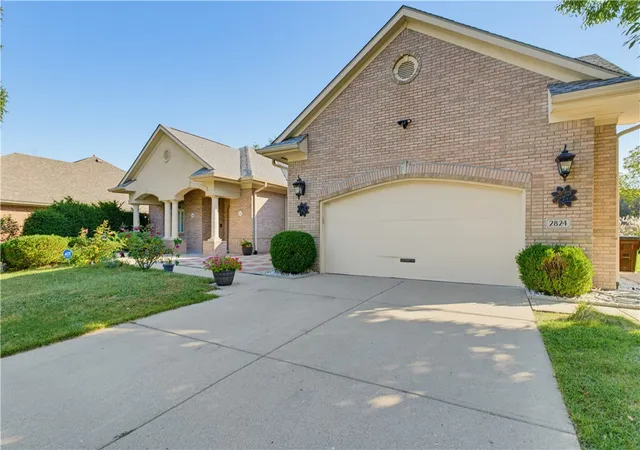 Photo 3 of Single family home for sale at 2824 Legend Fls Ct, Beavercreek, OH 45431 | MLS# 968223 | Listing updated on 2026-10-04