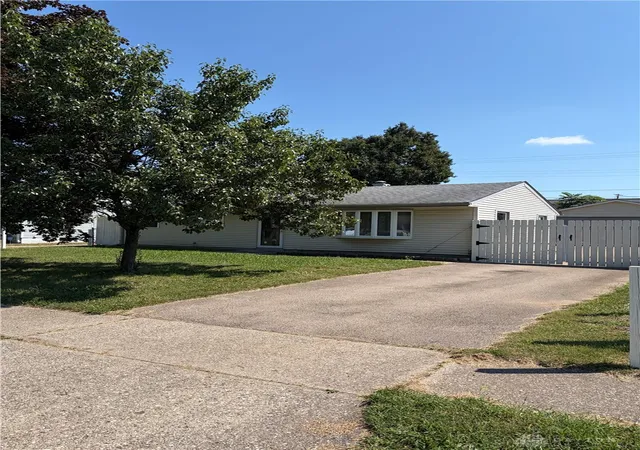 Photo 1 of Sale Pending at 3970 Norledge Dr, Dayton, OH 45414 | MLS# 968058 | Listing updated on 2026-09-08