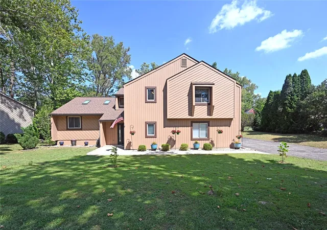 Photo 2 of Single family home for sale at 1065 Wilderness Blf, Tipp City, OH 45371 | MLS# 968217 | Listing updated on 2026-09-09