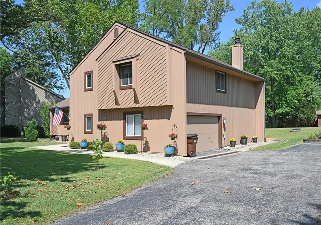 Photo 3 of Single family home for sale at 1065 Wilderness Blf, Tipp City, OH 45371 | MLS# 968217 | Listing updated on 2026-09-09