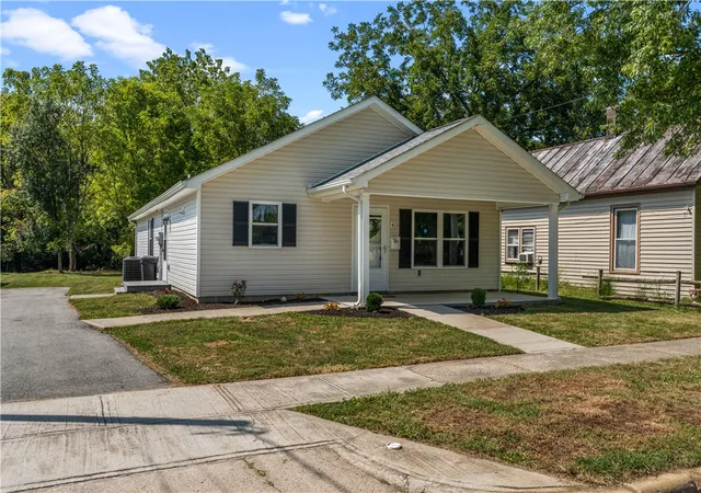 Photo 4 of Single family home for sale at 413 S Mulberry, Wilmington, OH 45177 | MLS# 968173 | Listing updated on 2026-09-04