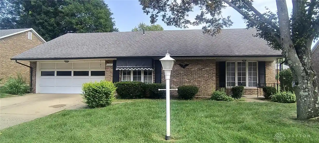 Photo 1 of Sale Pending at 2230 Manhatten Blvd, Springfield, OH 45504 | MLS# 968234 | Listing updated on 2026-10-31