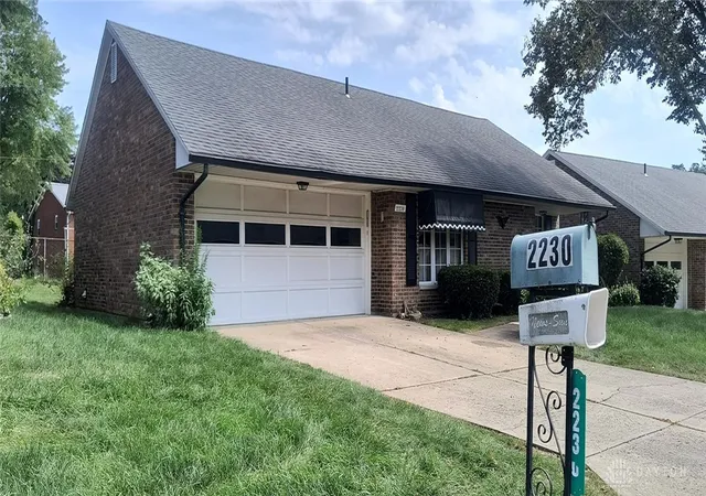 Photo 3 of Condo for sale at 2230 Manhatten, Springfield, OH 45504 | MLS# 968234 | Listing updated on 2026-09-04