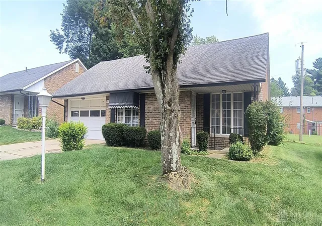 Photo 3 of Condo for sale at 2230 Manhatten, Springfield, OH 45504 | MLS# 968234 | Listing updated on 2026-09-04