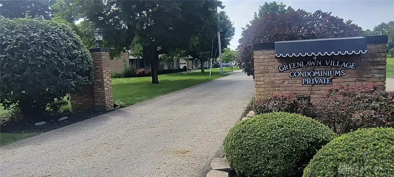 Listing Photo 5 - Condo for sale in building located at 2230 Manhatten Blvd, Springfield, OH 45504