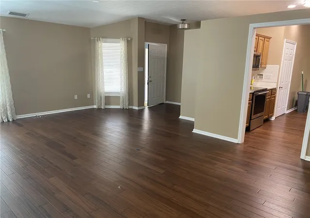 Photo 2 of Single family home for sale at 1724 Brandonhall Dr, Miamisburg, OH 45342 | MLS# 968228 | Listing updated on 2026-09-04