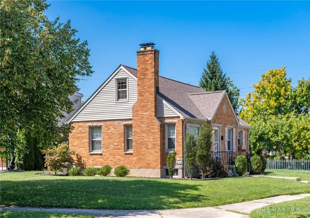 Photo 2 of Single family home for sale at 1014 Gainsborough Rd, Dayton, OH 45419 | MLS# 968183 | Listing updated on 2026-09-09