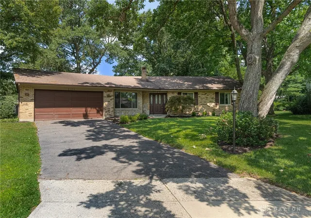 Photo 2 of Single family home for sale at 2409 Springmill Rd, Dayton, OH 45440 | MLS# 968063 | Listing updated on 2026-09-11
