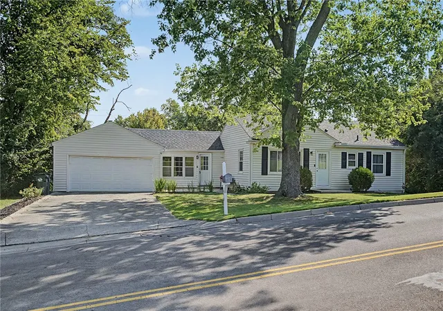 Photo 2 of Single family home for sale at 650 S Elm St, Dayton, OH 45449 | MLS# 968125 | Listing updated on 2026-09-05