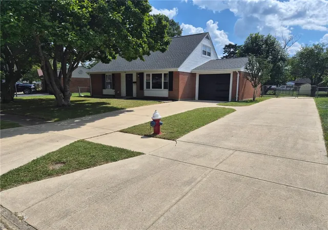 Photo 1 of Single family home for sale at 40 Greencliff Dr, Englewood, OH 45322 | MLS# 968273 | Listing updated on 2026-09-14
