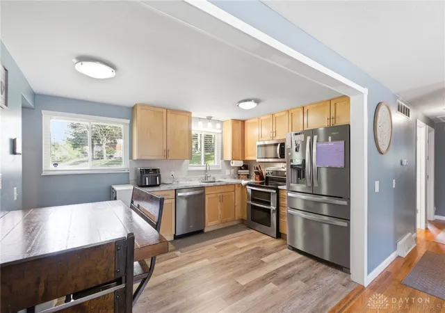 Photo 4 of Sale Pending at 4060 Middlebrook Dr, Dayton, OH 45440 | MLS# 968180 | Listing updated on 2026-09-11
