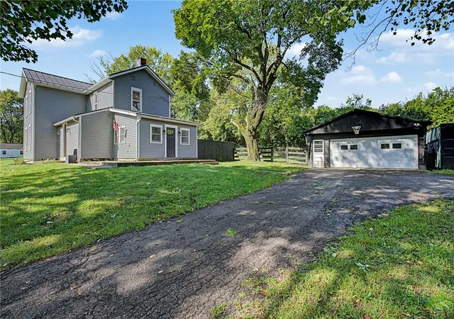 Photo 4 of Single family home for sale at 4905 Upper Valley Rd, Dayton, OH 45424 | MLS# 967987 | Listing updated on 2026-09-13