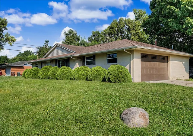 Photo 3 of Single family home for sale at 529 N Eppington Dr, Dayton, OH 45426 | MLS# 968297 | Listing updated on 2026-09-06