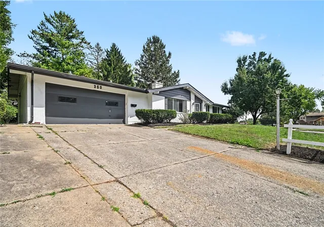 Photo 2 of Single family home for sale at 350 Blairwood Dr, Dayton, OH 45426 | MLS# 968289 | Listing updated on 2026-09-07