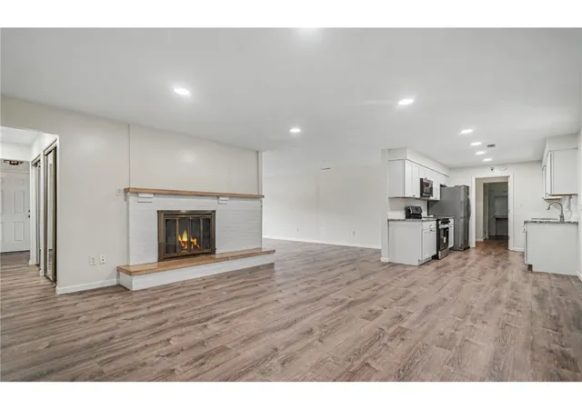 Photo 3 of Single family home for sale at 350 Blairwood Dr, Dayton, OH 45426 | MLS# 968289 | Listing updated on 2026-09-07