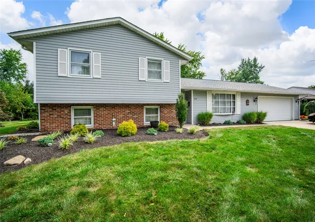 Photo 3 of Sale Pending at 1131 Cloverdale Dr, Troy, OH 45373 | MLS# 968251 | Listing updated on 2026-09-29