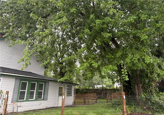 Photo 4 of Single family home for sale at 9911 N Cincinnati Columbus Rd, Waynesville, OH 45068 | MLS# 968317 | Listing updated on 2026-09-11