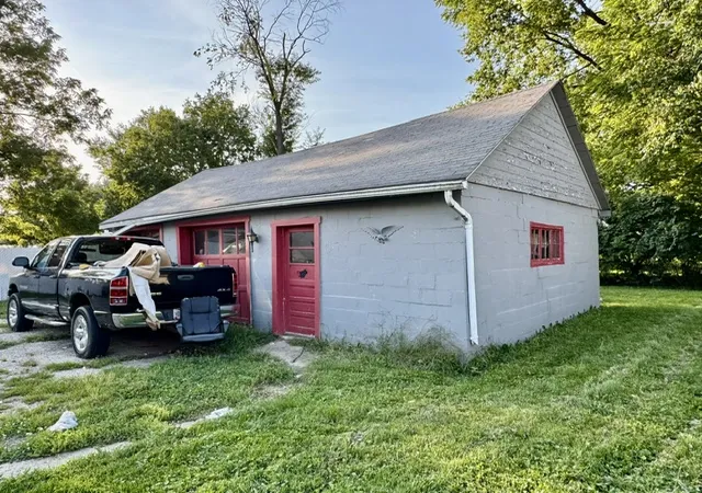 Photo 3 of Single family home for sale at 916 Young St, Piqua, OH 45356 | MLS# 967764 | Listing updated on 2026-09-10
