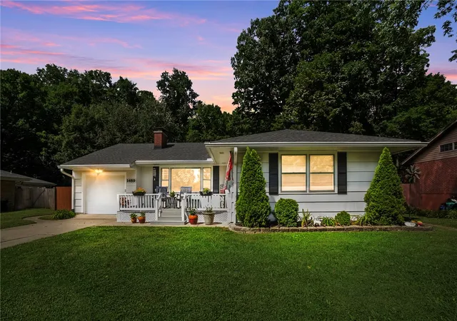 Photo 2 of Single family home for sale at 1489 Fudge Dr, Beavercreek, OH 45434 | MLS# 968334 | Listing updated on 2026-09-17