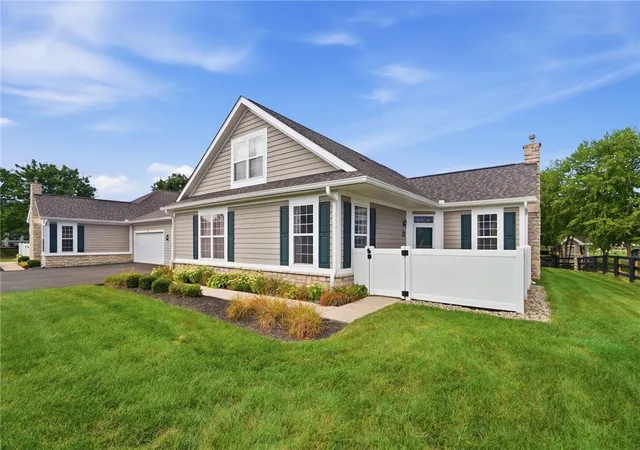 Photo 3 of Townhouse for sale at 4782 Cobblestone Dr, Tipp City, OH 45371 | MLS# 968331 | Listing updated on 2026-09-14