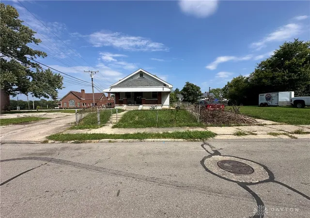 Photo 3 of Single family home for sale at 16 S Plaza Ave, Dayton, OH 45417 | MLS# 968341 | Listing updated on 2026-09-07