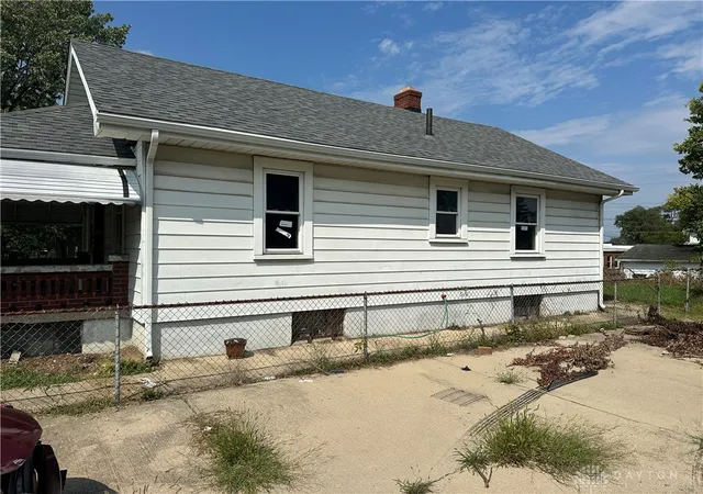 Photo 4 of Single family home for sale at 16 S Plaza Ave, Dayton, OH 45417 | MLS# 968341 | Listing updated on 2026-09-07