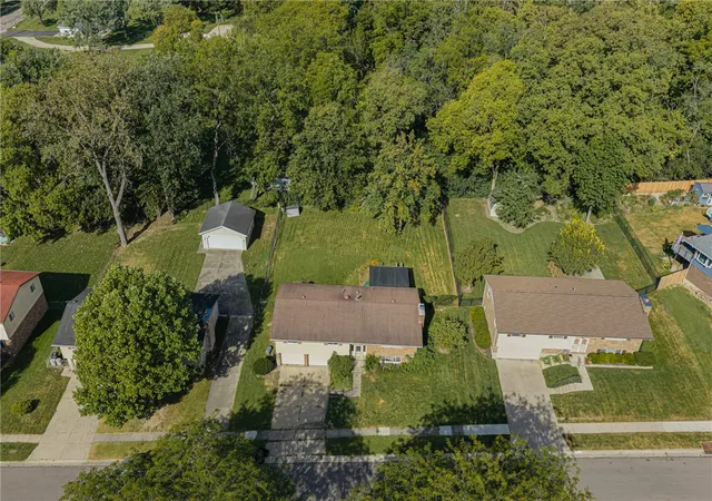 Photo 2 of Single family home for sale at 833 Lea Castle Pl, Miamisburg, OH 45342 | MLS# 968330 | Listing updated on 2026-09-07